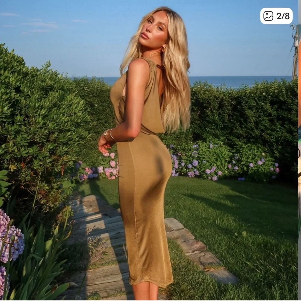 Asta resort chloe dress in gold size Medium! Seen on alix Earle - Picture 3 of 12